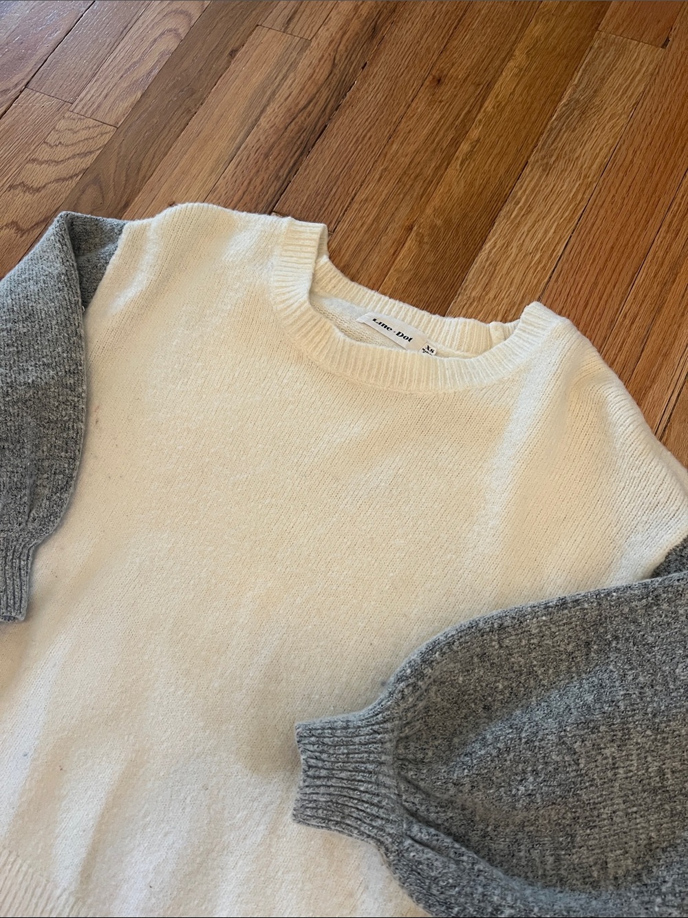 Line & Dot Cream Sweater with Gray Balloon Sleeves - Picture 2 of 2